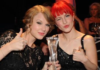 Taylor Swift Gandeng Hayley William Paramore dalam Lagu Baru, Ini Lirik Castles Crumbling (Taylor&rsquo;s Version) [From The Vault]