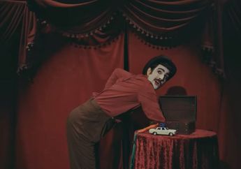 Lagu Baru Bruno Major, Ini Lirik The Show Must Go On yang Easy Listening, Wajib Masuk Playlist!