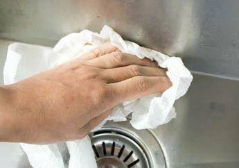 Cuma Modal Tisu Dapur, Noda Karat Di Cuci Piring Bisa Lenyap dalam Sekali Usap, Seisi Rumah Jadi Semangat Cuci Piring