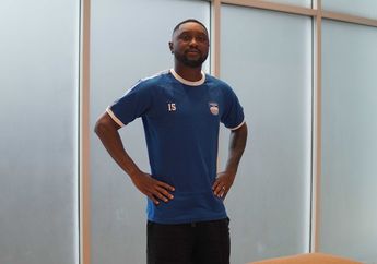 Punya Koneksi dengan Pelatih Baru Persib, Levy Madinda Dapat Garansi Line-up Utama?