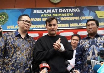 Rendy Kjaernett Datang di Sidang Cerai Sambil Meringis Kesakitan dan Tangan Kiri Diperban