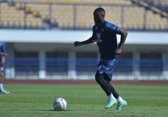 Siasat Levy Madinda Demi Penalti Mulus Marc Klok, Rupanya Tiru Taktik Azpilicueta-Kai Havertz di Chelsea