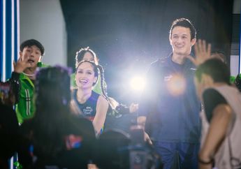 Menang! Arya Vasco Cium Tangan Cinta Laura Usai Kalahkan Pasangan Rangga Azof dan Caitlin Halderman di Media Clash 3.0