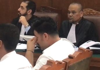 Tak Kuasa Menahan Air Mata, Ammar Zoni Akui Rindu Anak dan Istri