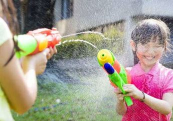 7 Arti Mimpi Kesemprot Air, Selamat masalah Hidupnya Bakal Selesai Satu-satu!