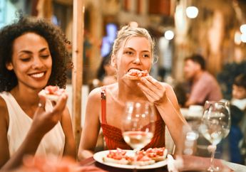 8 Arti Mimpi Makan di Restoran Mewah, Mencerminkan Keinginan Anda untuk Memanjakan Diri Sendiri