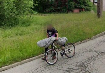Dituduh Bawa Mayat, Pria Pesepeda yang Tertangkap Google Street View Dilaporkan Polisi!