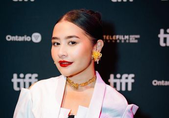 Prilly Latuconsina Tampil Seksi dan Menawan Hadiri Red Carpet Festival Film Toronto, Banjir Pujian!