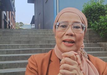 Anak Dewi Yull Berhasil S2 hingga Jadi Guru di Amerika, Akui Jadi Kado Terindah di Usia 62 Tahun