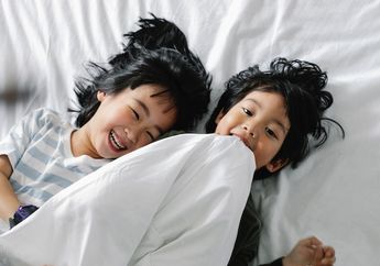 5 Arti Mimpi Mendapat Hadiah Selimut dari Seseorang, Ternyata Jadi Pertanda Adanya Perasaan Ini, Simak Penjelasannya