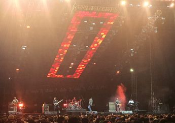 Bikin Penonton Bergoyang, Ungu Bawakan Seperti Mati Lampu yang Dipopulerkan King Nassar di Pestapora 2023