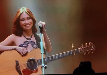 Tutup Konser Nicole World Tour 2023 di Jakarta, NIKI Peluk dan Cium Adik di Atas Panggung