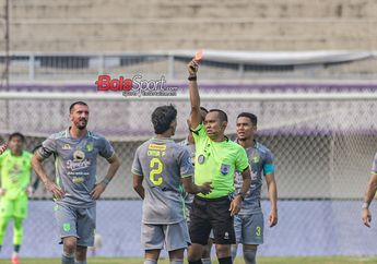 Arief Catur Coreng Namanya Sendiri, Kartu Merah Brutal Usai Jadi Pahlawan Persebaya di Derbi Jatim