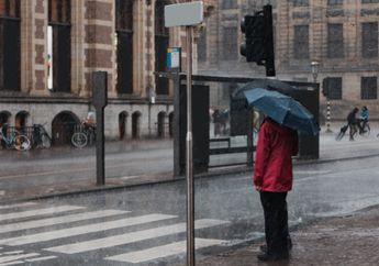 Arti Mimpi Hujan di Musim Kemarau, Bawa Keberuntungan, Keajaiban Akan Datang dalam Hidup Anda