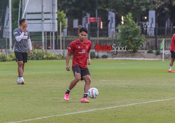 Muka Masam Marselino Ferdinan saat Latihan KMSK Deinze, Buntut Gak Pernah Main Musim Ini?