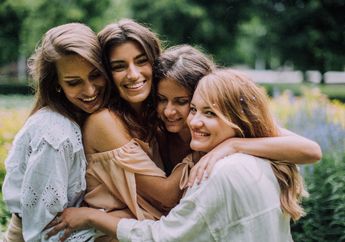 5 Shio Paling Suka Beri Pengaruh Baik pada Teman, Mampu Menularkan Energi Positif