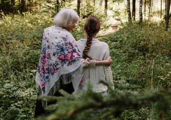 5 Arti Mimpi Diajak Pergi oleh Orang yang Sudah Meninggal, Pertanda Ajal Menjemput?