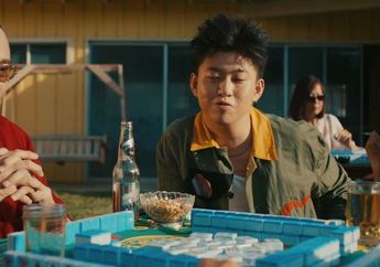 Lagu Baru 1999 WRITE THE FUTURE, Rich Brian, dan Zion T Bertajuk World Stop Turning, Simak Liriknya Berikut