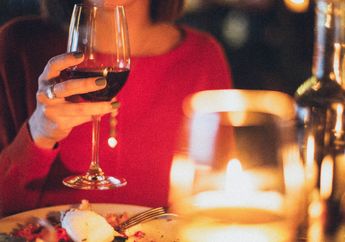 6 Arti Mimpi Minum Anggur, Tentang Spiritual sampai Kesenangan