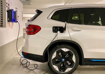 Perbandingan Biaya Mobil Listrik dengan BBM, Lebih Hemat dan Banyak Untungnya!