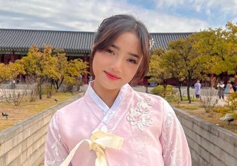 Gak Pusing Mikirin Jodoh! Intip Gaya Fuji Liburan ke Korea Selatan Sambil Kenakan Hanbok!