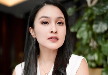 Jadi Istri Konglomerat Tajir, Gaya Old Money Sandra Dewi Tenteng Tas Chanel Elegan Banget!