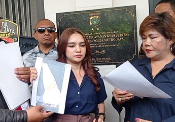 Regi Nazlah Bawa Sepatu yang Disebut Dipakai Afifah Riyad untuk Memukul Kepalanya