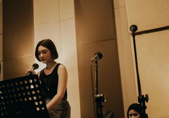 Angie Zelena Ceritakan Awal Mula Terjun ke Dunia Musik hingga Kebiasaan Uniknya Makan Nasi Padang Campur Cokelat