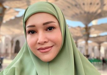 Santunnya Bunda Maia Estianty Ibadah Umroh Bareng Suami, Pakai Dress Lokal Ratusan RIbu!