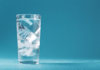 6 Efek Sering Minum Air Dingin Saat Buka Puasa, Awas Bisa Bikin Detak Jantung Melemah!
