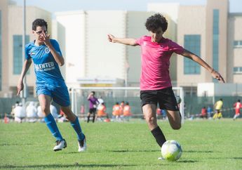 Perbedaan Teknik Menendang dan Menggiring dalam Sepak Bola, Materi Kelas 6 SD