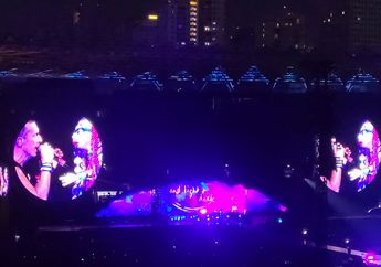 Bikin Penonton Ketawa di Konser Coldplay, Chris Martin Lempar Pantun: Pinjam Dong Seratus