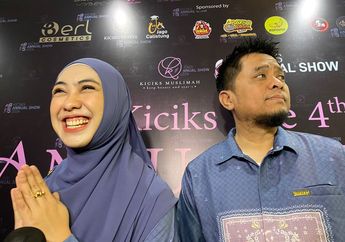 Ajak Keluarga Fashion Show, Oki Setiana Dewi Berikan Honor untuk Anak-anaknya