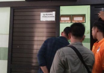 Tragis, Pria di Gresik Tewas dengan Keadaan Mulut Tertancap Pisau, Diduga Jadi Korban Perampokan