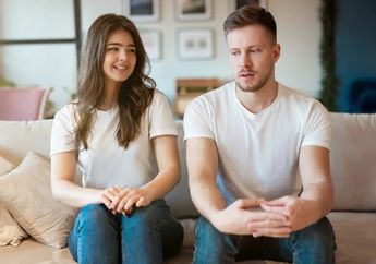 4 Zodiak Ini Paling Enggak Bisa Lakukan Hal Romantis ke Pacarnya