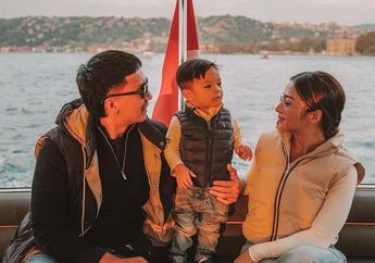 Jujurnya Kelewatan, Nikita Willy Terang-terangan Pilih Diberi Kartu Kredit Ketimbang Bunga, Auto Ngakak di Samping Indra Priawan!