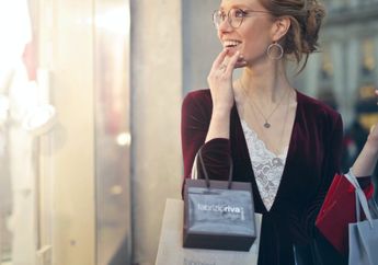 3 Shio Paling Boros Shopping, Impulsif Banget Tiap Lihat Barang Lucu