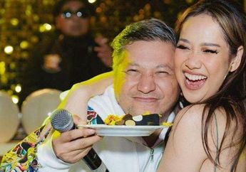 Ngenesnya Gading Marten, Jadi Obat Nyamuk di Foto Mesra BCL dan Tiko, Singgung Kisah Cinta dan Raut Wajahnya Jadi Sorotan