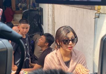 Jenazah Ibunda Jeje Govinda Dimakamkan Besok, Tunggu Anak Menantu Pulang dari Inggris