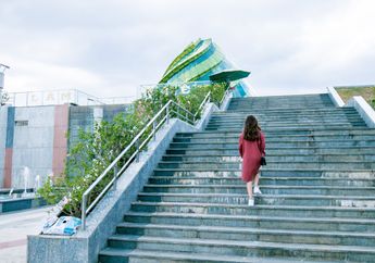 5 Arti Mimpi Menaiki Tangga, Apakah Pertanda Adanya Lonjakan dalam Hidup? Segera Simak!