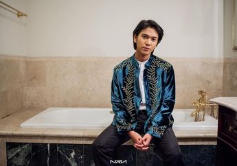 Aura Gantengnya Nambah, Intip Potret Momen Kelulusan Iqbaal Ramadhan dari Monash University Australia