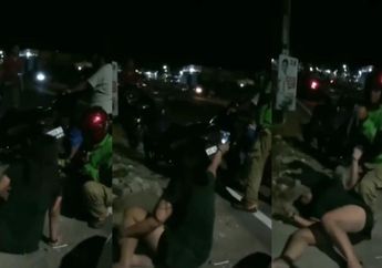 Gadis Ponorogo Tantrum di Pinggir Jalan, Nangis Guling-guling Bak Bocil Cuma Gegara Pacar Gak Angkat Telepon