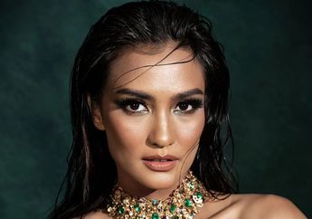 Ikonik Abis! Atiqah Hasiholan Pemotretan dengan Gaya Seksi Kenakan Bustier Emas Berkilau!