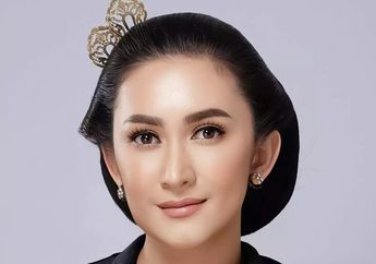 Nafa Urbach Tampil Anggun Bersanggul dengan Kebaya bak Wanita Zaman Dahulu, Ayu Banget!
