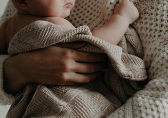 5 Arti Mimpi Gendong Bayi, Pertanda Baik atau Buruk untuk Esok Hari?