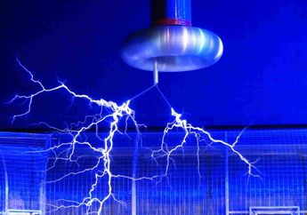 Nasib&nbsp;Nahas&nbsp;Menimpa Pasutri di Mojokerto yang Harus Merenggut Nyawa karena Tersengat Listrik saat Hendak Menerjang Banjir