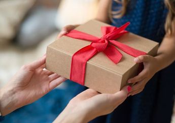 8 Rekomendasi Hadiah Natal 2025 untuk Perempuan, Berkesan dan Penuh Makna