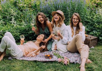 5 Shio Paling Rame di Tongkrongan, Waib Banget Diajak Nongkrong!