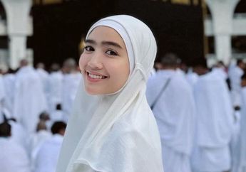 Pergi Umroh, Cantiknya Febby Rastanty dalam Balutan Hijab dan Abaya Buat Pangling Netizen!