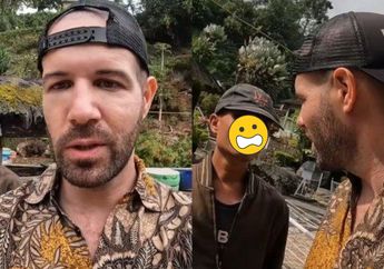 Bule Ngevlog di Masjid Sumbar Malah Betemu Pemuda Lokal Diduga Lagi Berbuat Tak Senonoh, Netizen Auto Miris!